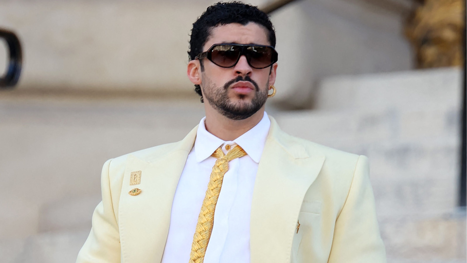 Bad Bunny'nin Paris Moda Haftası stili