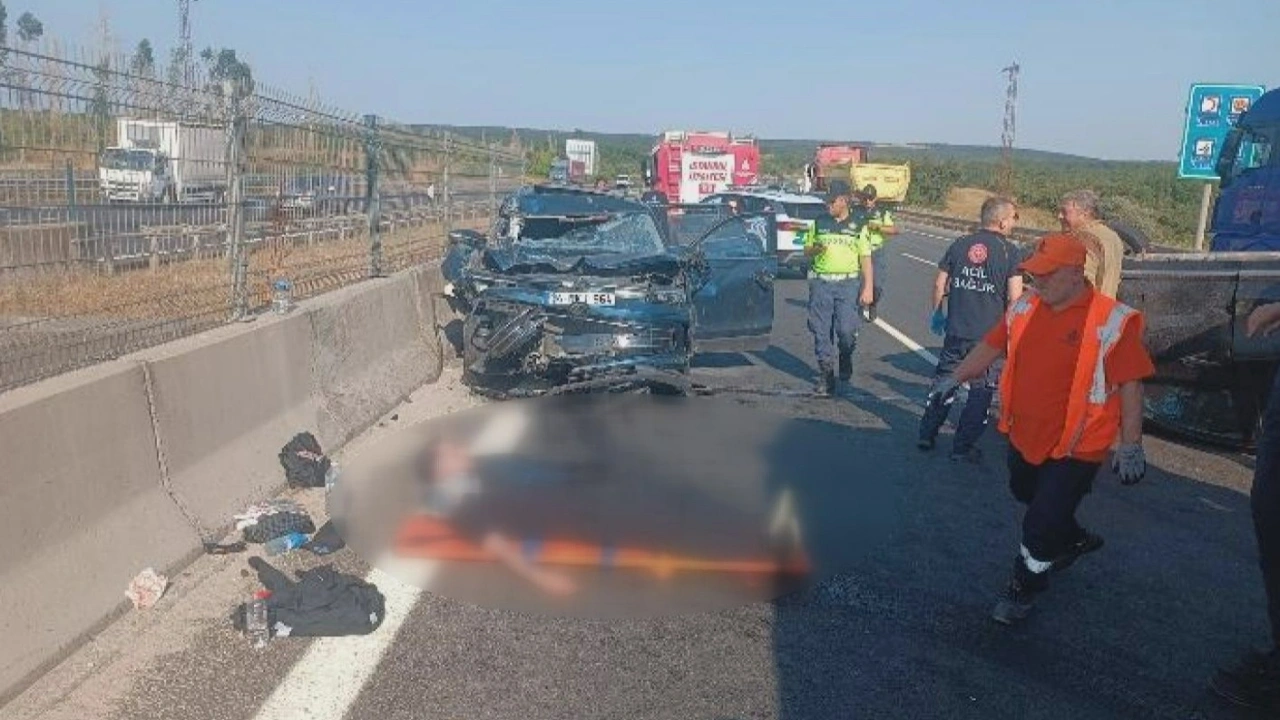 TEM'de korkutan kaza: 3 araç çarpıştı, 5 kişi yaralandı