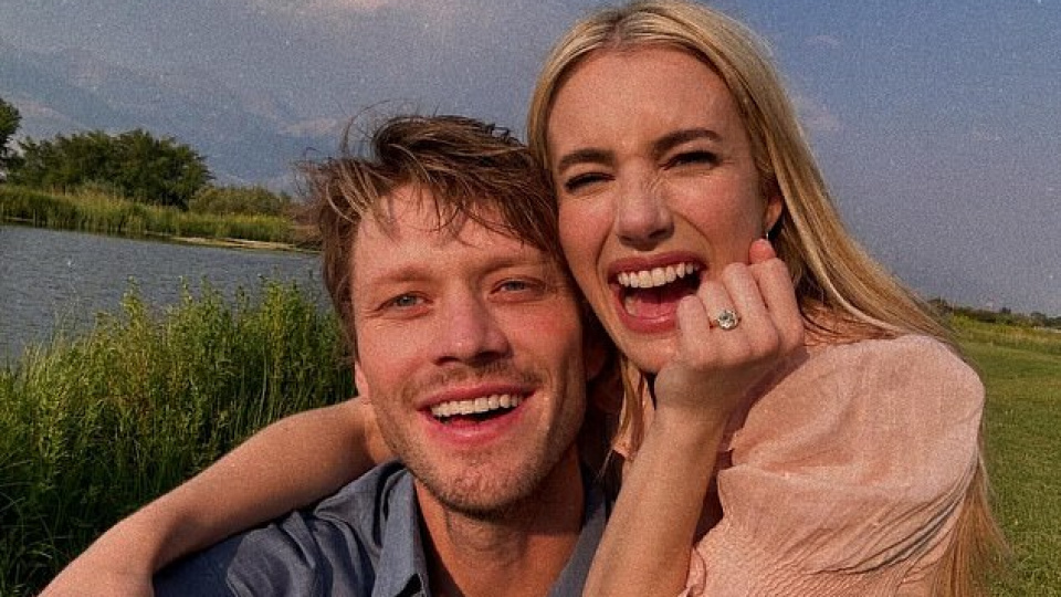 Emma Roberts ve Cody John evlendi