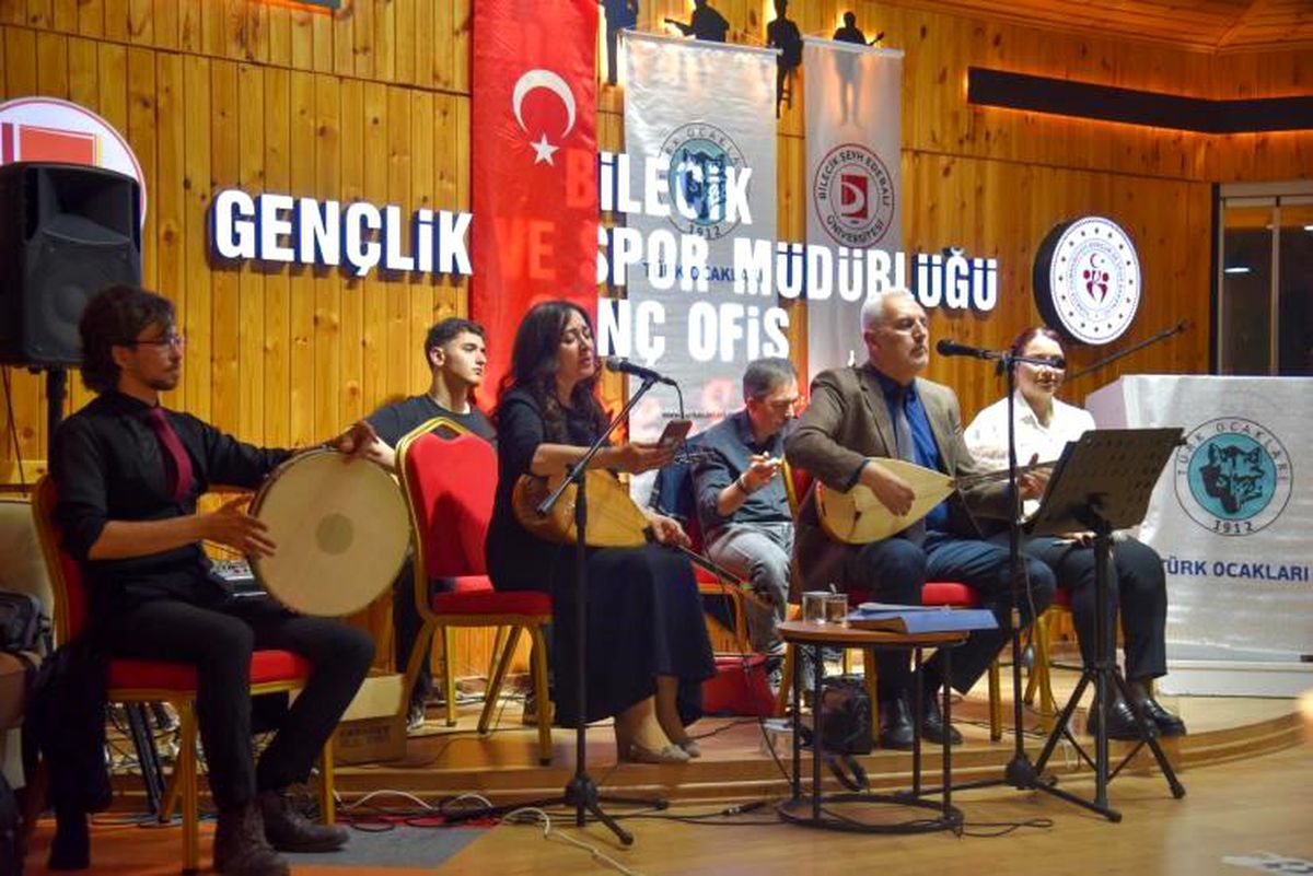 BŞEÜ'de 'Türk Töresinde Kadın' söyleşisi ve 'Türkülerle Bilecik' akşamı düzenlendi