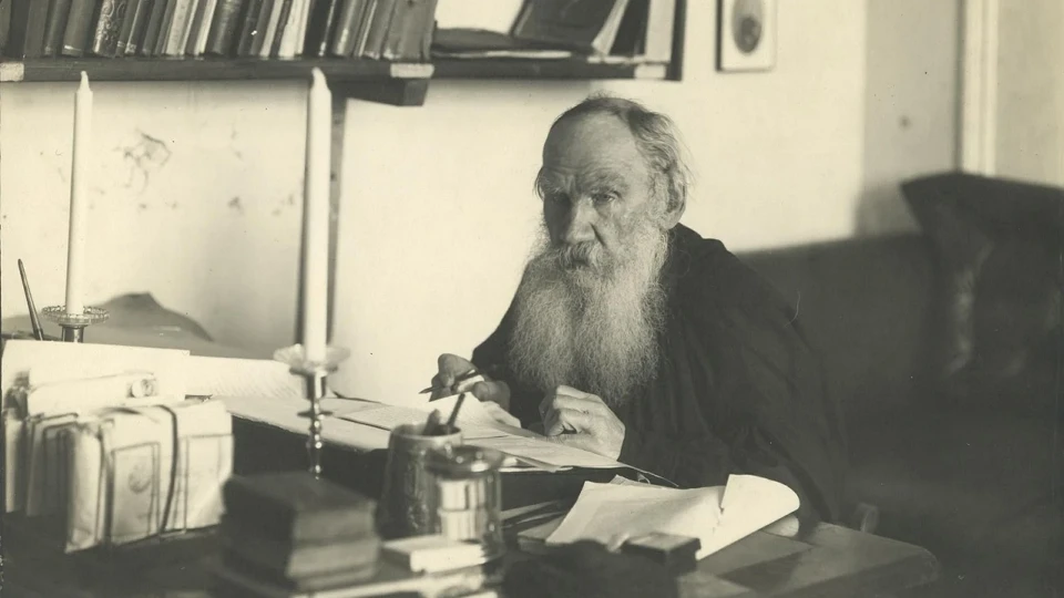 Lev Tolstoy'un Yazıtsız Mezarı Neden Bu Kadar İlgi Görüyor?