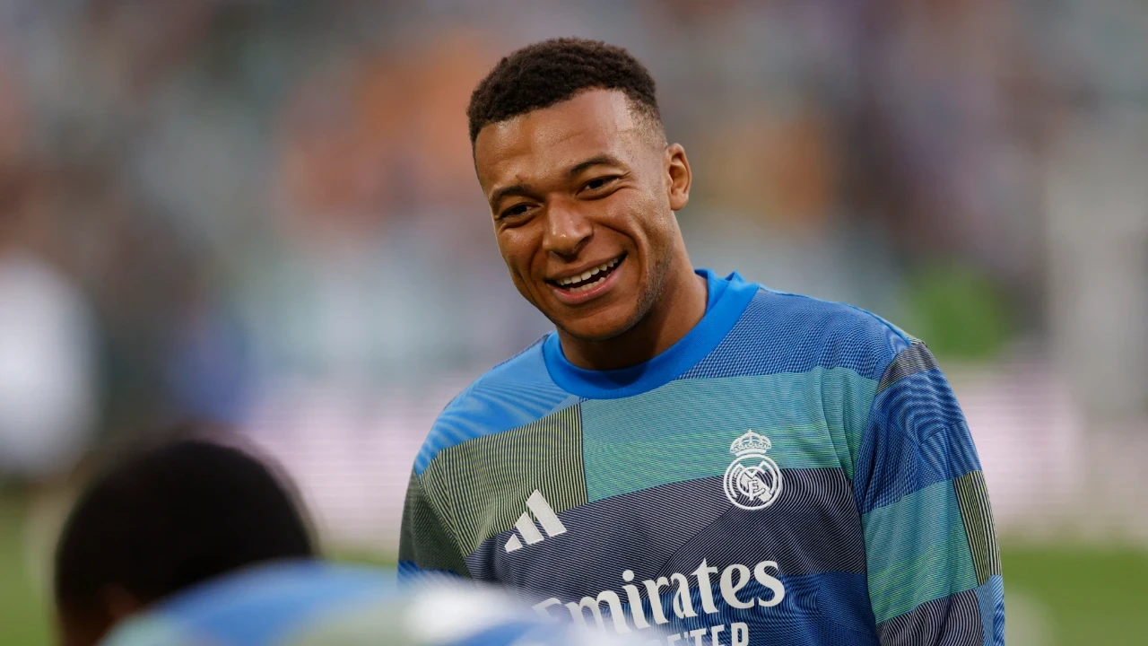 Fransız aşırı sağına karşı savaş açmıştı: Mbappe'den cumhurbaşkanı adaylığı kararı