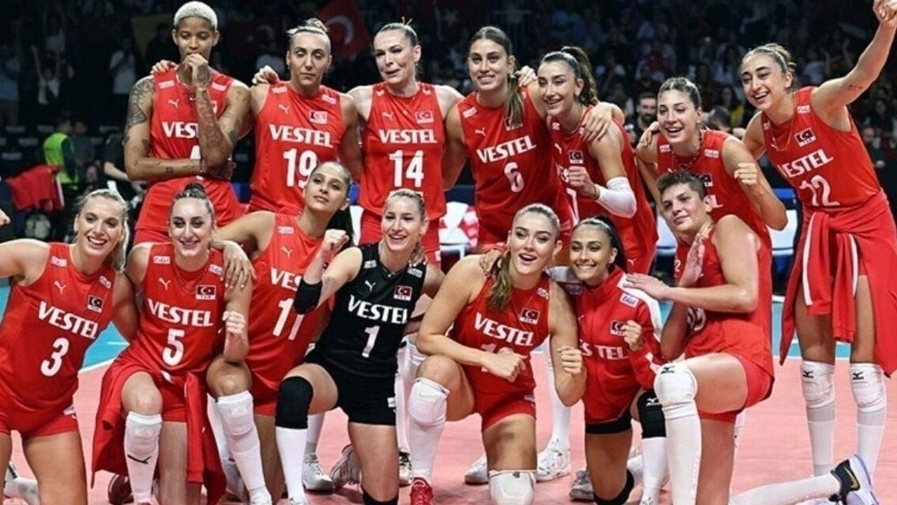 Santarelli şoke etti: Filenin Sultanları'nda yıldızları yıkan karar