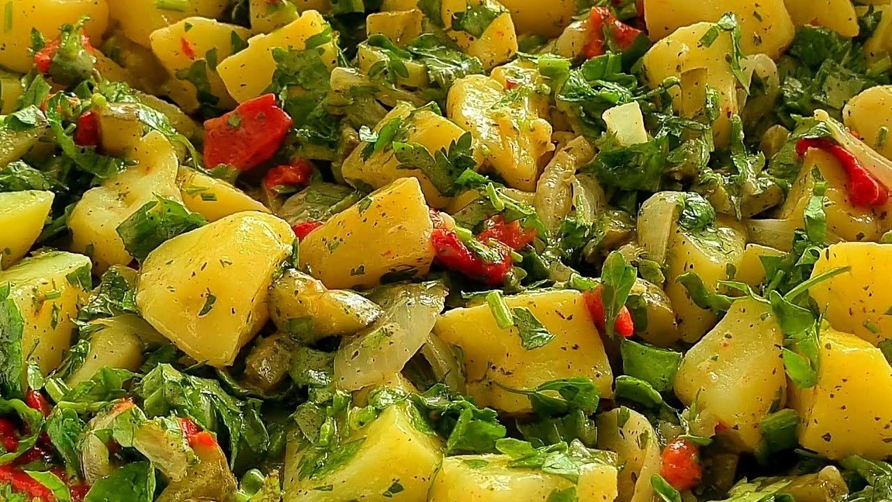 Patates salatasını daha doyurucu yapan yöntem! Bu malzemeyi ekleyen uzun süre acıkmıyor