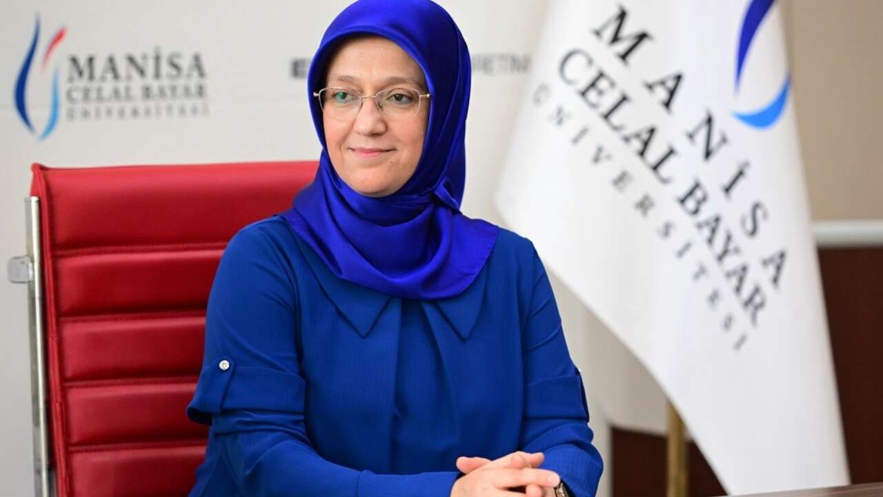 MCBÜ Rektörü Kibar’dan YKS adaylarına moral mesajı
