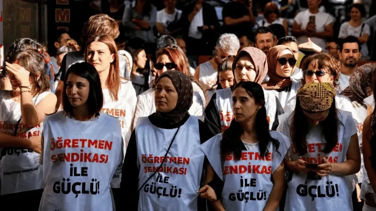 13 gündür açlık grevini sürdüren öğretmenler açlık grevini sonlandırdı