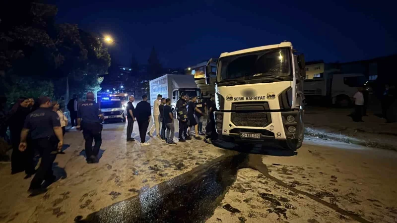 Facianın eşiğinden dönüldü: Freni boşalan kamyon parkın girişinde durdu