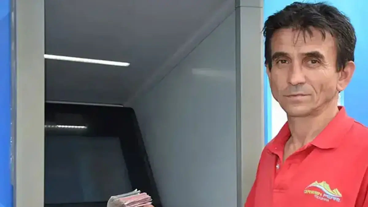 ATM'de 19 bin 500 lira buldu! Yaptığı hareket herkese örnek oldu