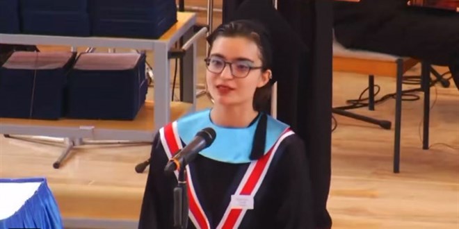 Mezuniyet kürsüsünden siyasi göndermeye Ak Parti'den tepki