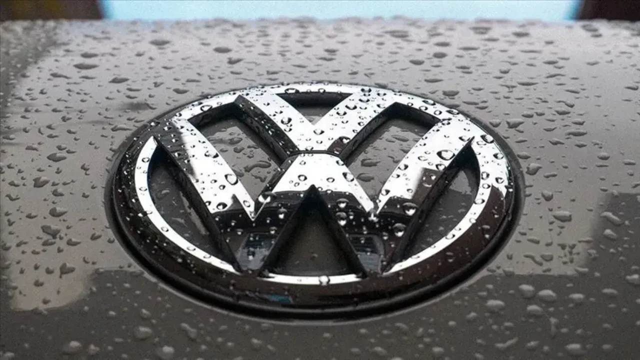 Fabrika kapatıp işçi çıkaran Volkswagen 100 koyunu işe aldı!