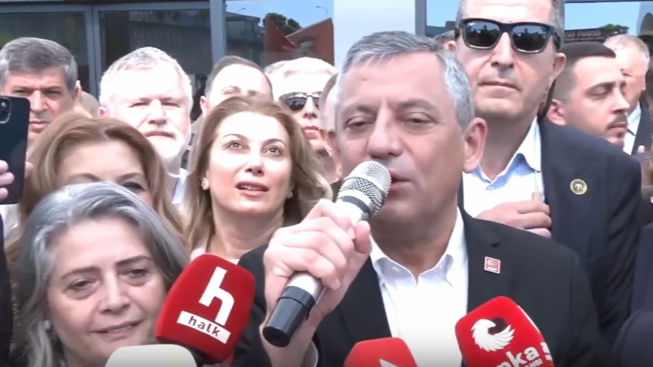 Özgür Özel'den Trabzonlulara: Tarihin doğru tarafındasınız