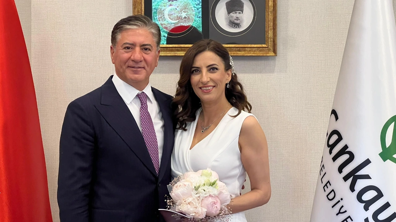 TBMM'de bir ilk: CHP'li Murat Emir ile Evrim Rızvanoğlu evlendi