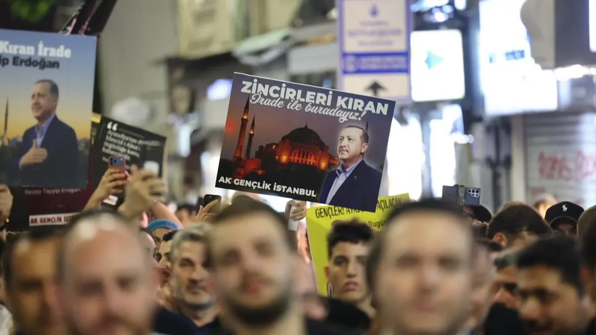İstanbul'un kalbinde tarihi gün! Binler Beyazıt'tan Ayasofya'ya aktı