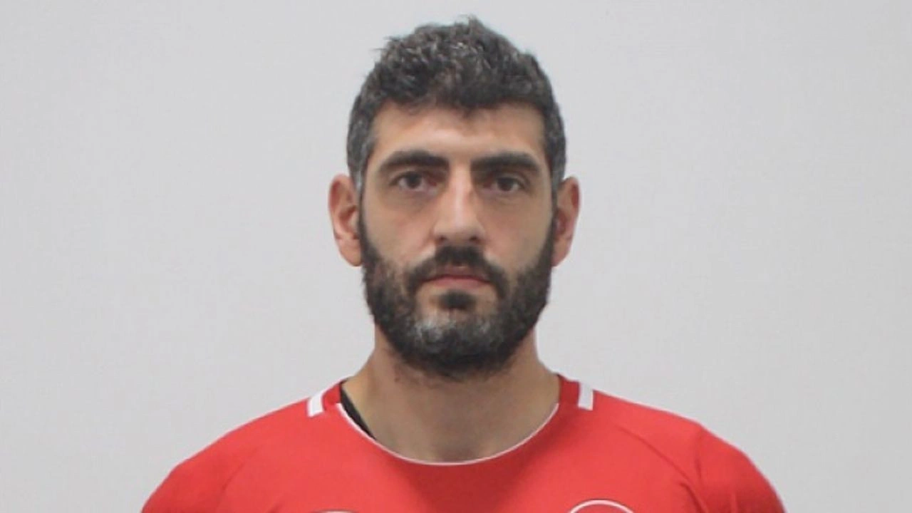 11 yıl önce Fenerbahçe'de forma giymişti: 43 yaşında yeni transfer yaptı