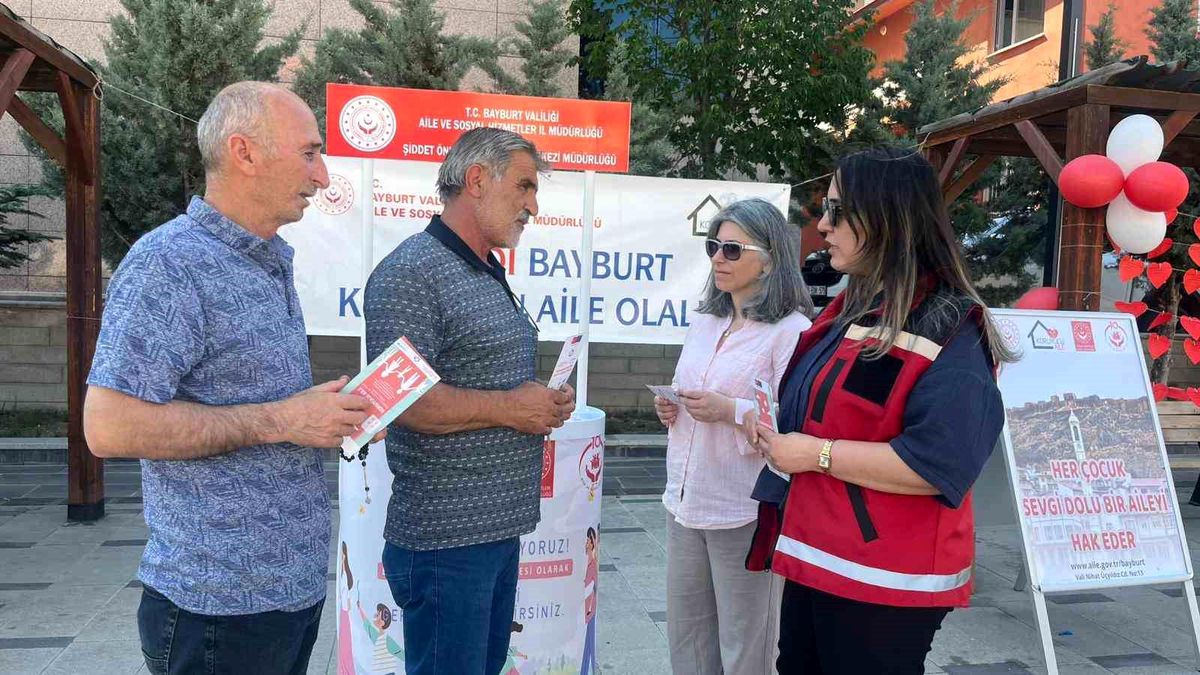 Bayburt'ta koruyucu aile hizmeti tanıtıldı