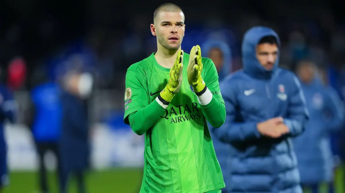 PSG'den Lucas Chevalier kararı