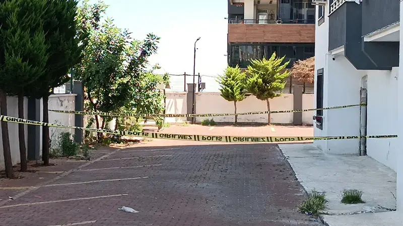 4 yaşındaki oğlunu kucağına alıp 8’inci kattan atlayan anne öldü, çocuğu yaşam mücadelesi veriyor