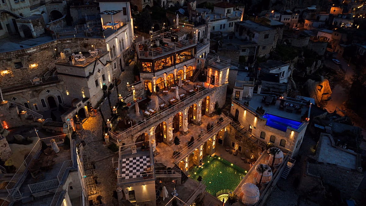 Kapadokya'da büyüleyici yeni mağara otel açıldı