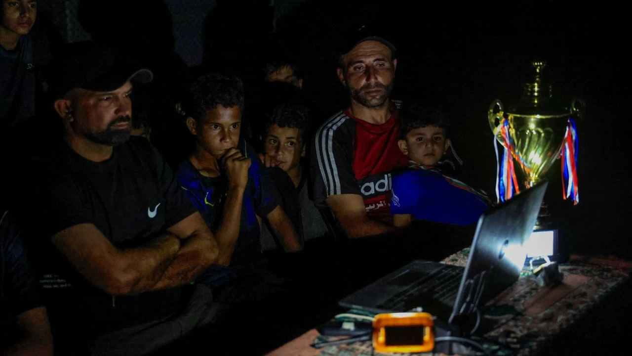 Gazze'de Dünya Kupası böyle izleniyor: "Dronların sesini duyuyor musunuz?