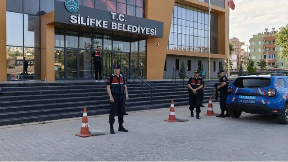 Mersin'de Silifke Belediyesi'ne operasyon