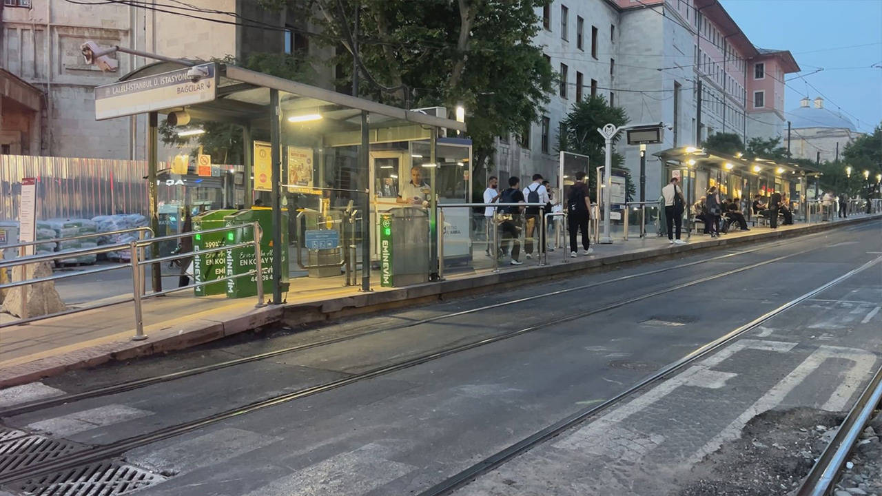 İstanbul Fatih'te tramvayın altında kalan 6 yaşındaki çocuk yaşamını yitirdi