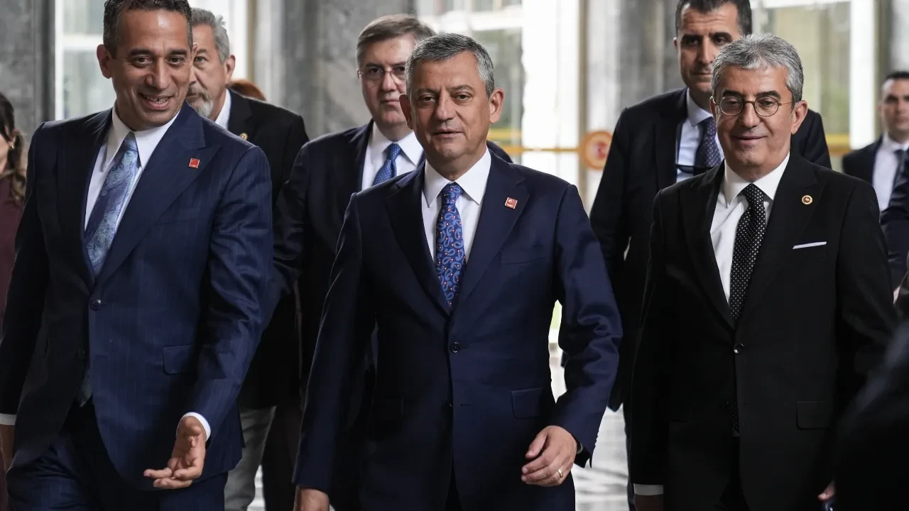 CHP ihraçlarında çarpıcı detay: Özgür Özel'in adı son anda çıkarıldı