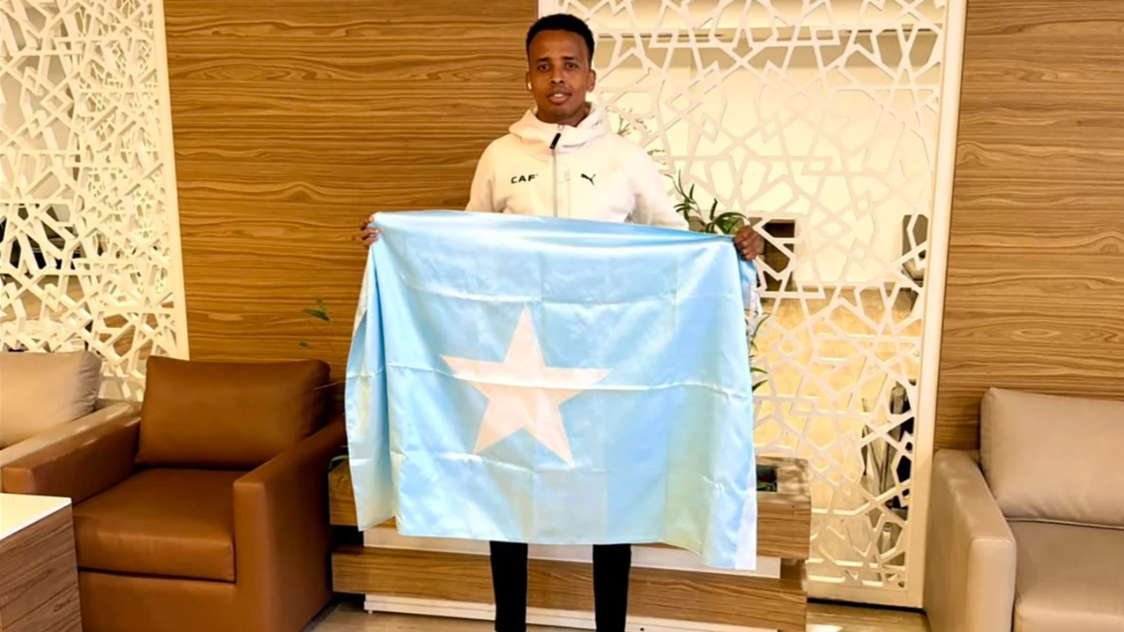 ABD'ye girişi reddedilen Somalili hakem Omar Artan ülkesinde kahraman gibi karşılandı
