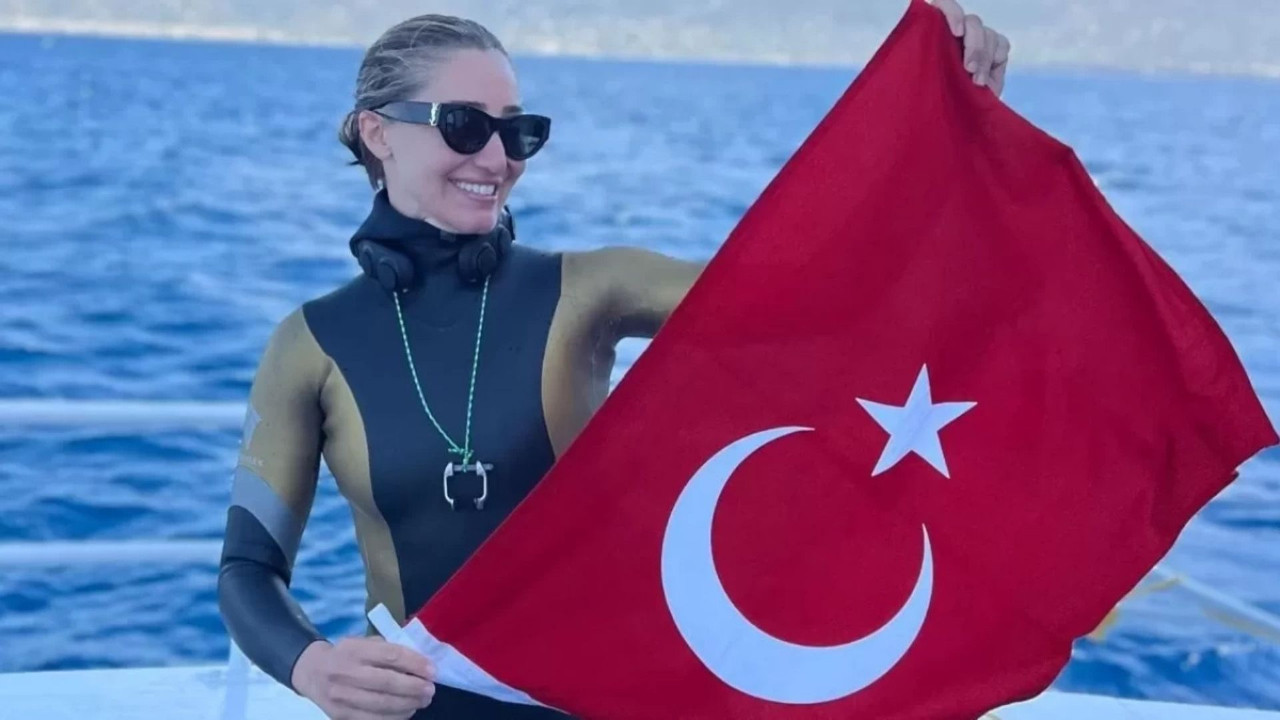 Milli sporcu Şahika Ercümen’den çifte şampiyonluk