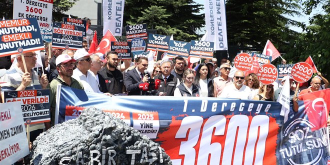 Devlet Memurları Konfederasyonu'ndan Bakanlık Önünde Eylem: 'Memurun Sabır Taşı Çatladı'