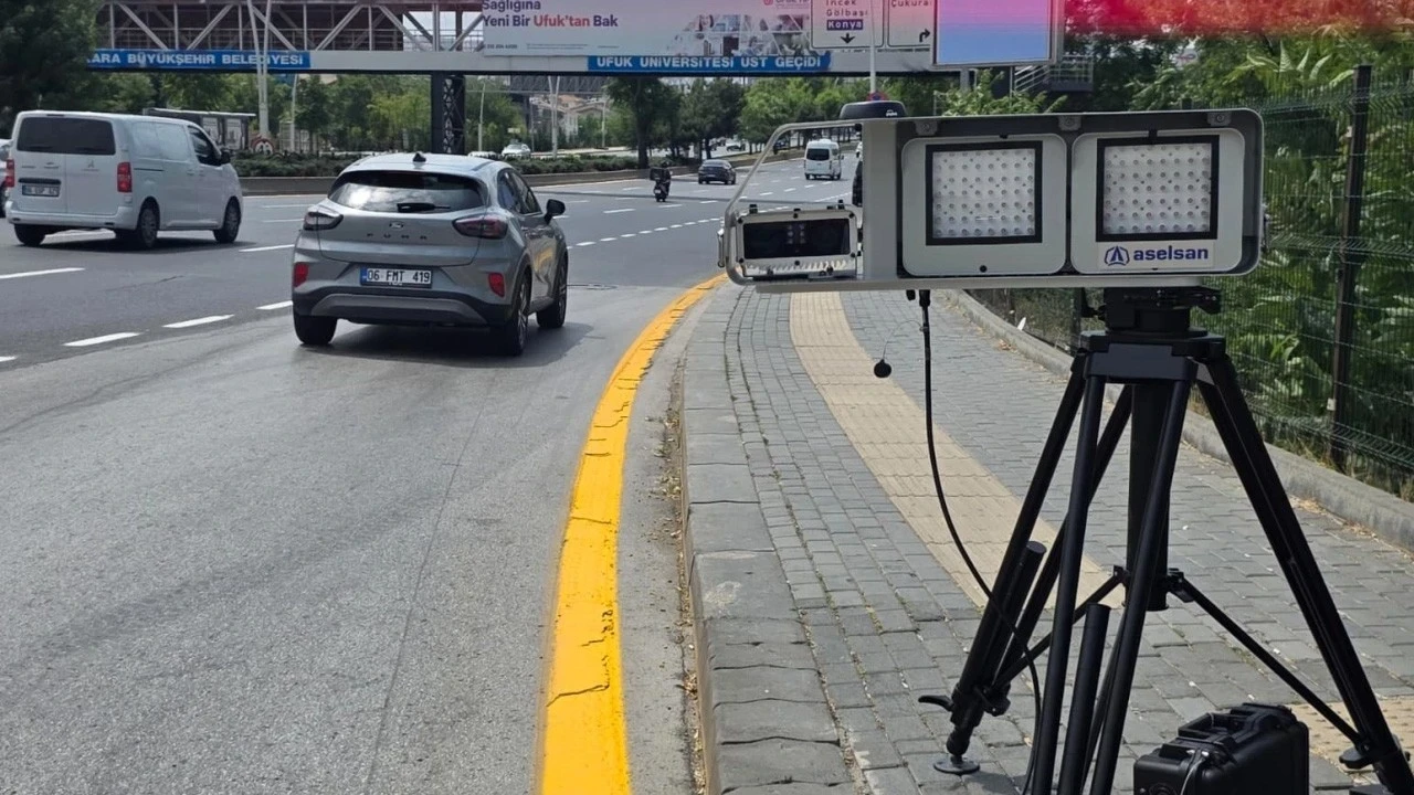 ASELSAN'dan ezber bozan yapay zeka! Araç içindeki sürücüyü bile tespit ediyor! Roadguard ilk kez NATO Zirvesi'nde