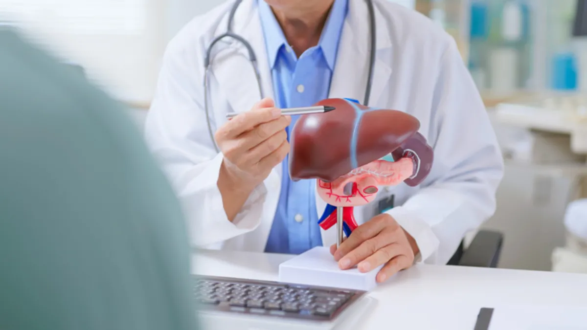 Viral hepatit taşıyıcıları dikkat: Kanser riski ne zaman başlıyor?