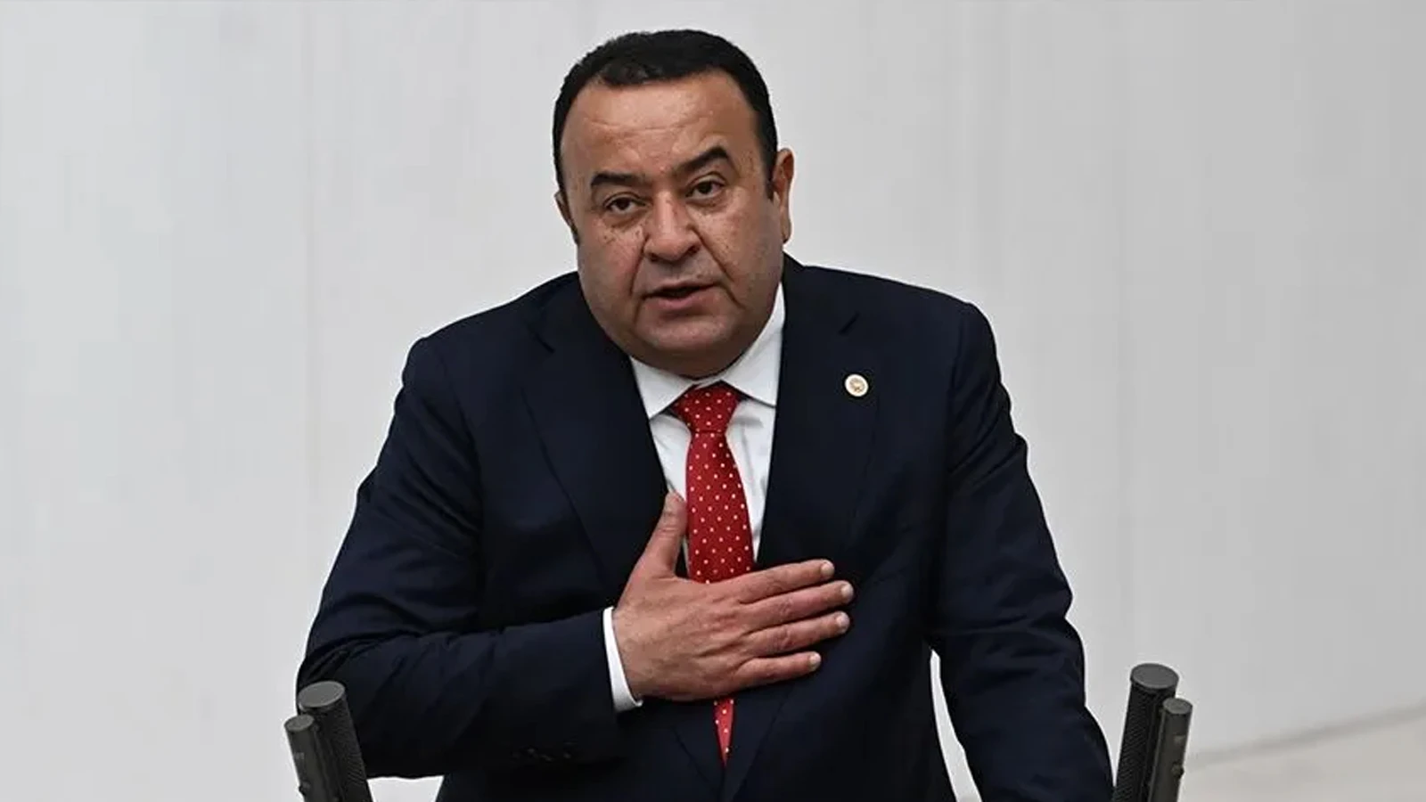 Ankara Milletvekili Adnan Beker CHP'den istifa etti