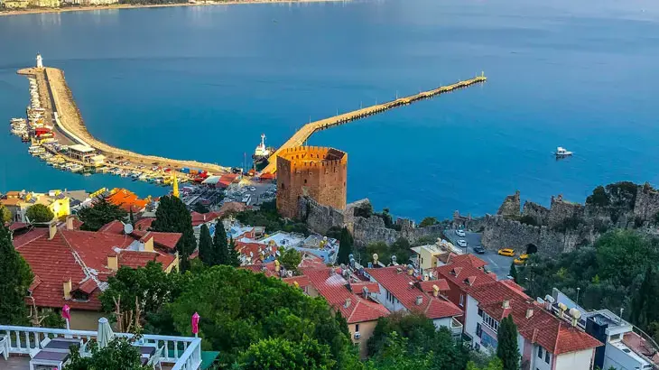 Ruslar konut için en çok Alanya'yı tercih etti