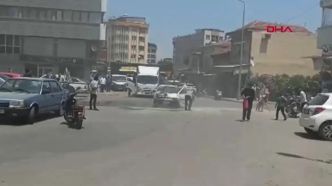 Hareket halindeyken alev alan otomobil küle döndü