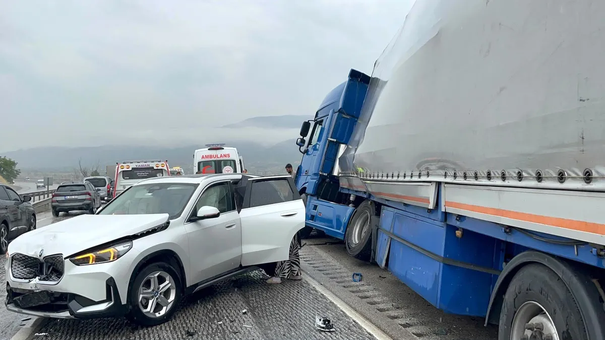 Kastamonu'da sağanak faciası: 3 zincirleme kazada 1 ölü, 12 yaralı