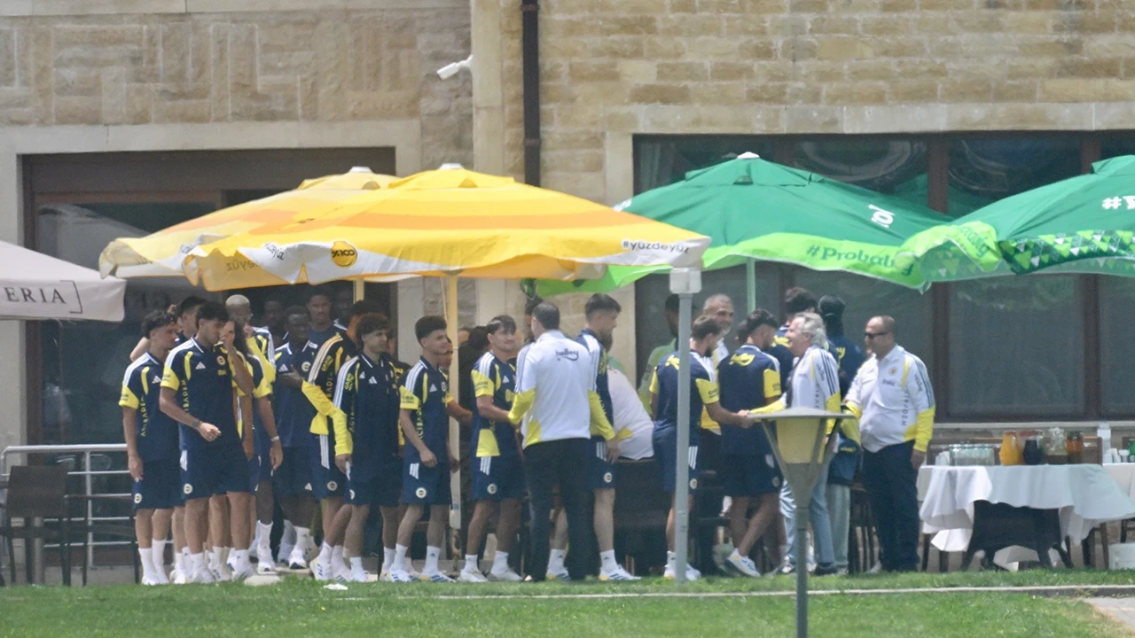 Fenerbahçeli yöneticiler Topuk Yaylası kampını ziyaret etti
