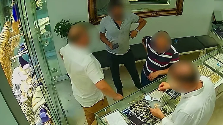 Polisten operasyona manidar isim: Gülen Yüz | Kuyumcuları akılalmaz tuzakla dolandırdılar