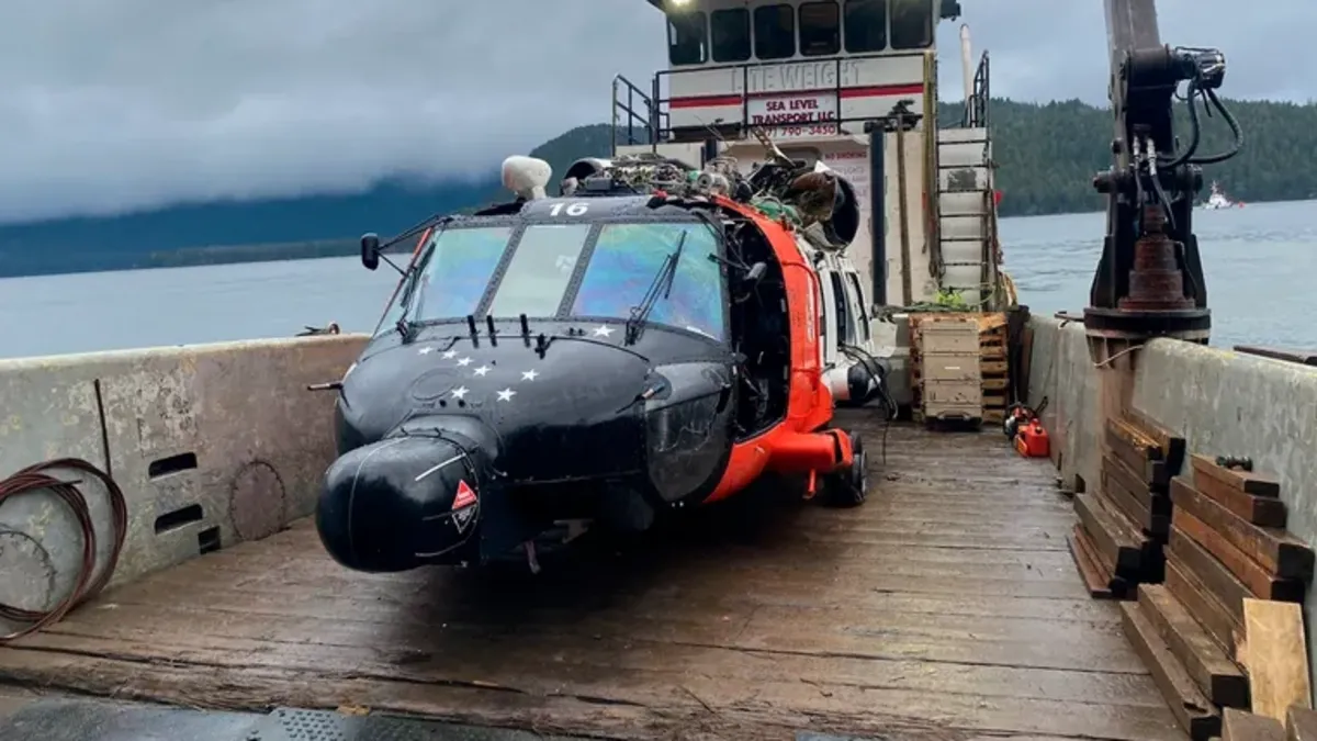 Alaska’da korkutan kaza: ABD Sahil Güvenliğine ait helikopter yere çakıldı