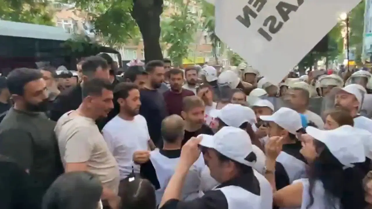 Ankara’da öğretmenlere yine polis müdahalesi: Ablukaya aldılar, 1 öğretmen fenalaştı