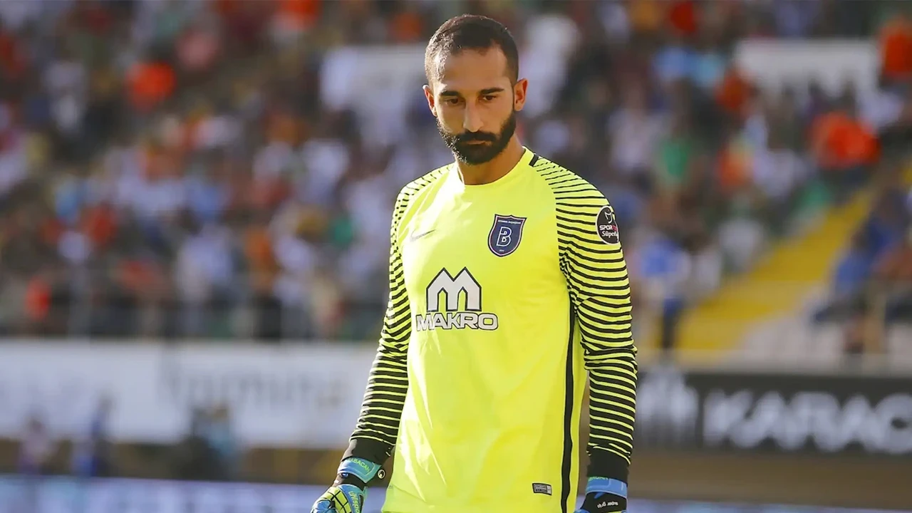 Başakşehir Volkan Babacan'ın sözleşmesini uzattı