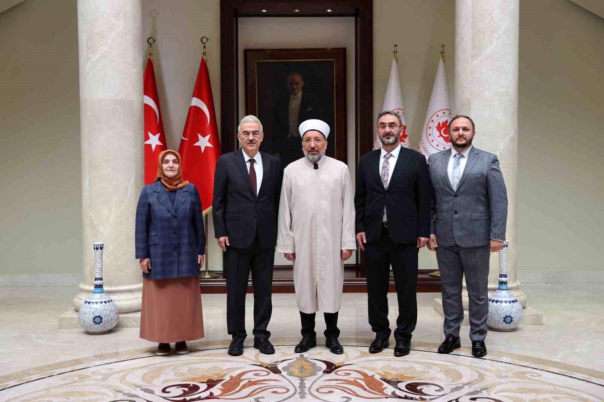 Diyanet İşleri Başkanı Arpaguş'tan Bursa Valiliği'ne ziyaret