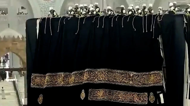 Kabe yeni örtüsüne kavuştu