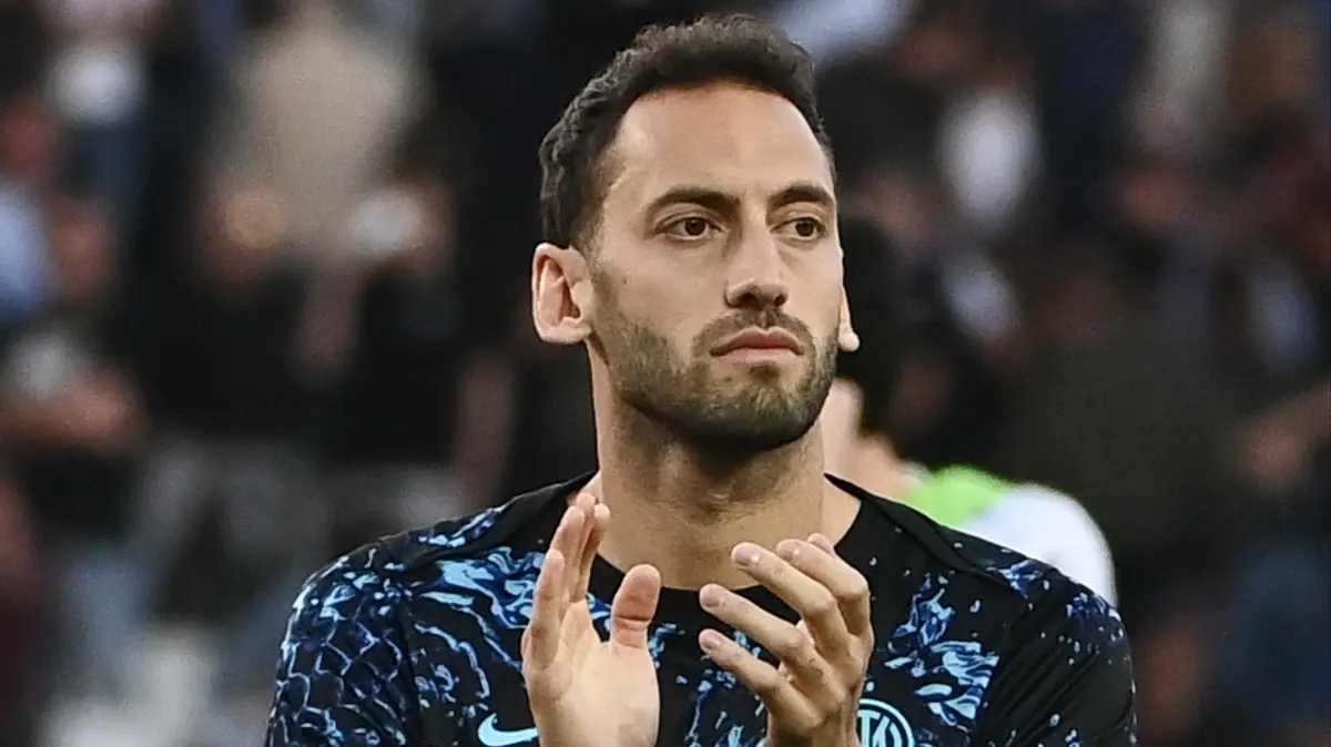 Inter'den Hakan Çalhanoğlu kararı