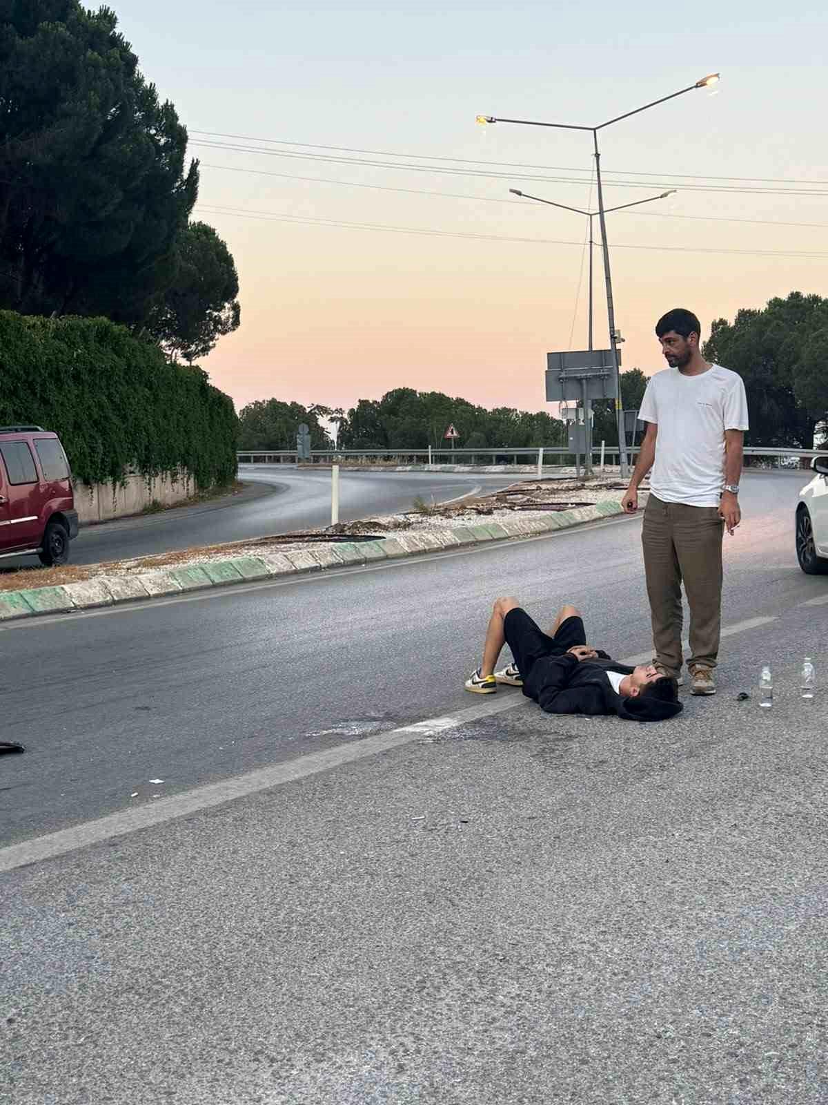 Bursa'da kontrolden çıkan motor yan yattı: 2 yaralı