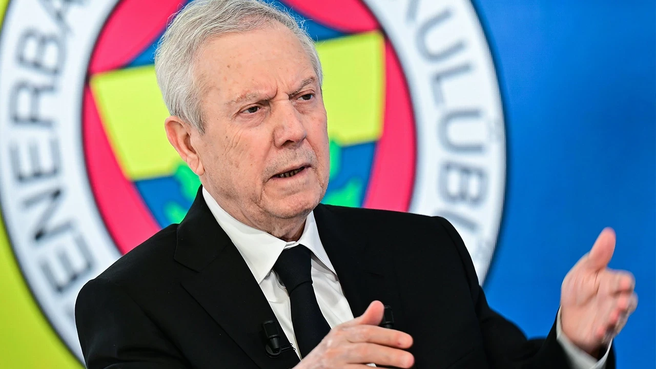 Fenerbahçe'de seçimi kazanan Aziz Yıldırım kürsüde transfer müjdesini verdi