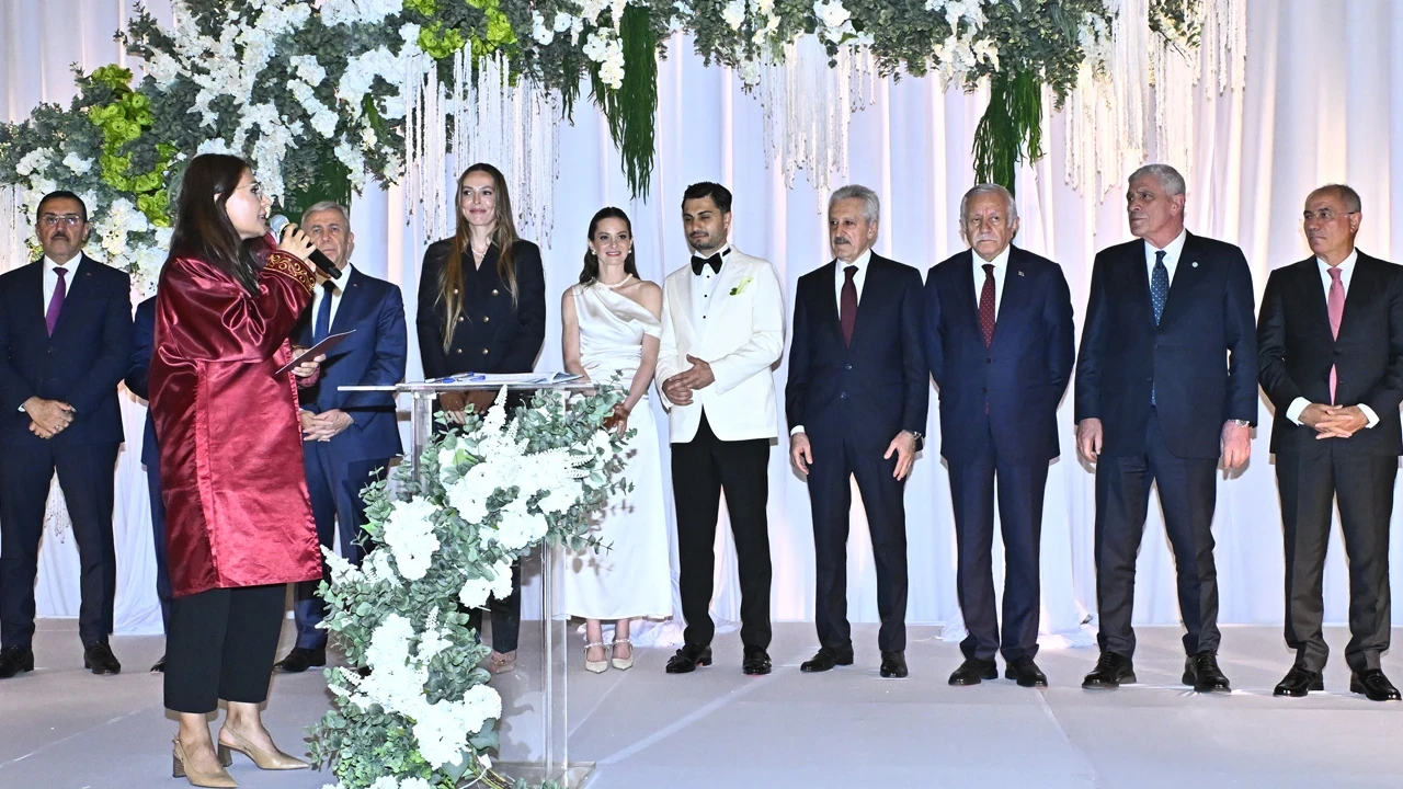 İYİ Parti Genel Başkanı Dervişoğlu nikah şahidi oldu