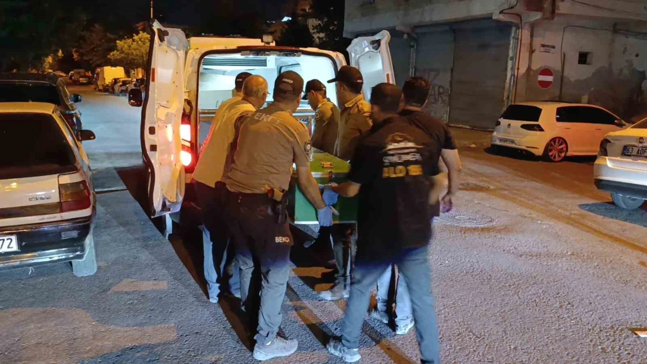 Evinde silahlı saldırıya uğrayan 70 yaşındaki adam hayatını kaybetti