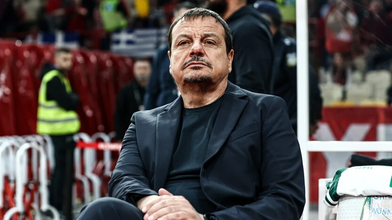 Ergin Ataman'dan maç sonu hakemlere ateş püskürdü