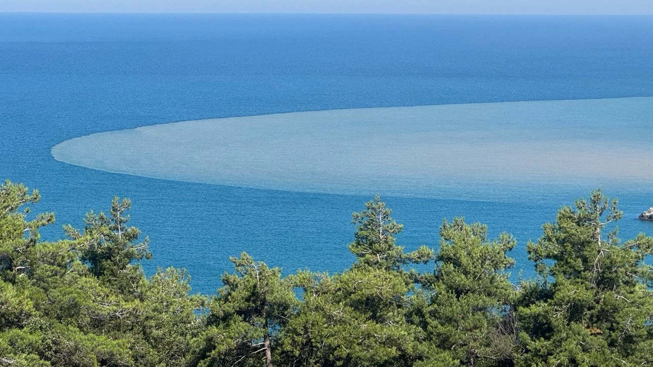 Bartın'da denizin rengi değişti