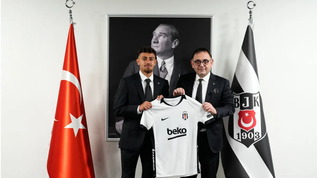 Beşiktaş'ın yeni transferi İlhan Fakılı, takımla ilk kez çalıştı